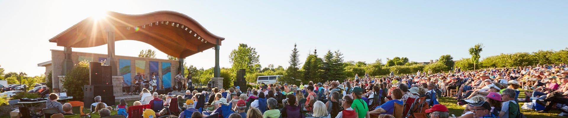 Where to Host a Reunion in Door County Large crowd at an outdoor performance