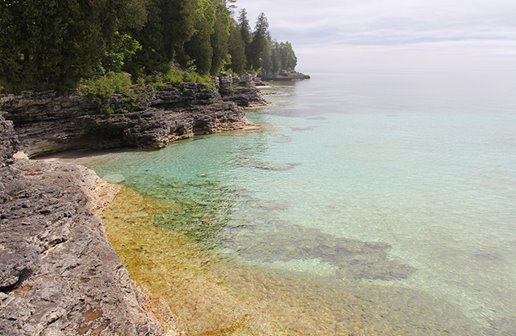 Lake shoreline at Cave Point